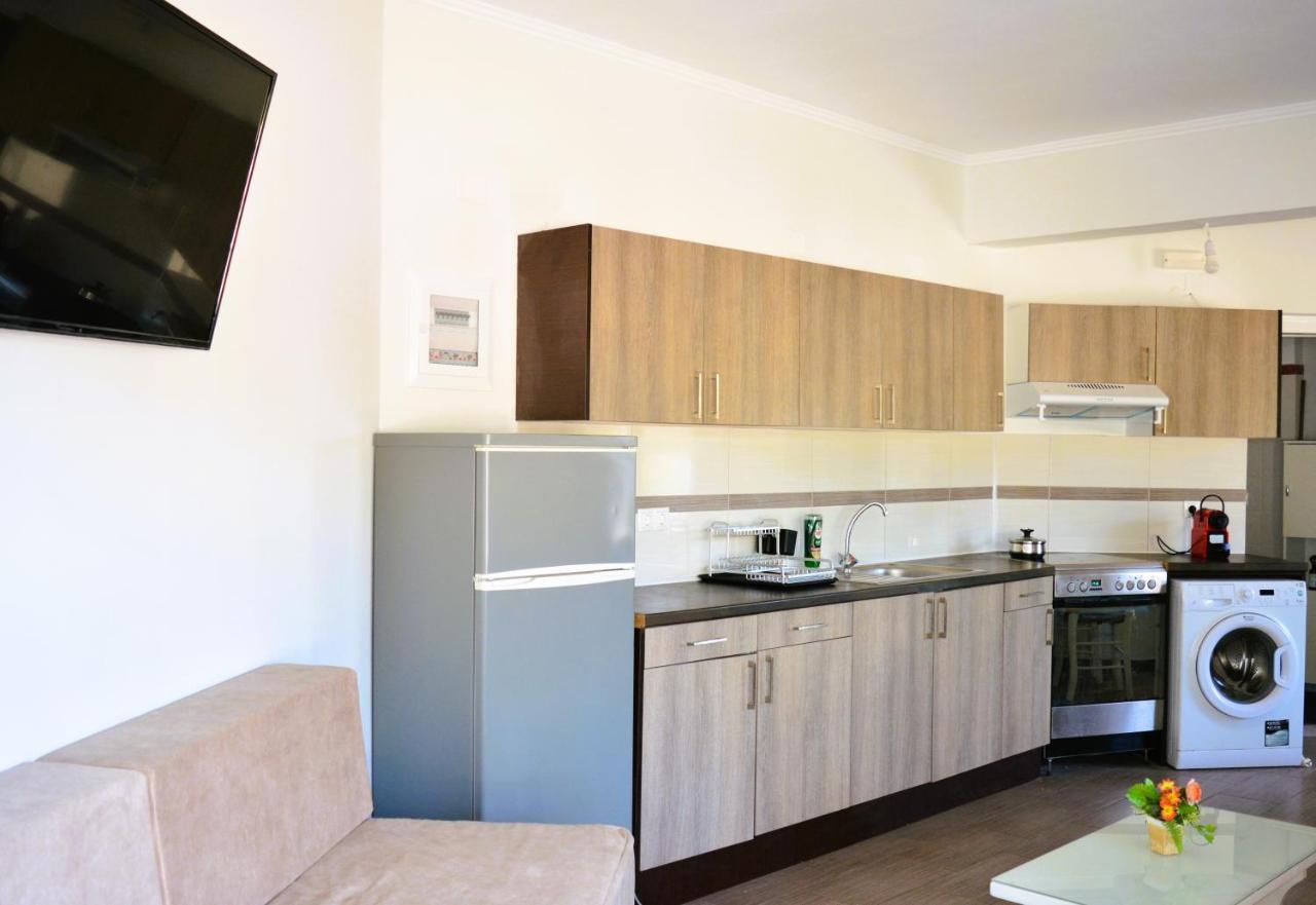 Tarmaros Apartments Sissi Esterno foto