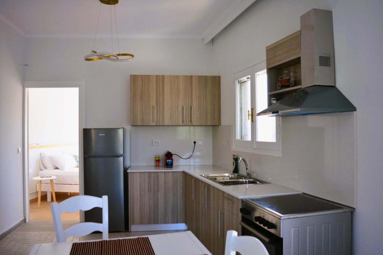 Tarmaros Apartments Sissi Esterno foto